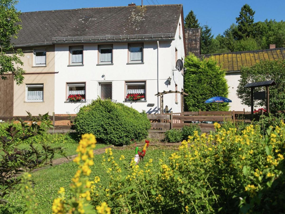 Spacious Holiday Home In Ulmen Near The Centre Exterior photo