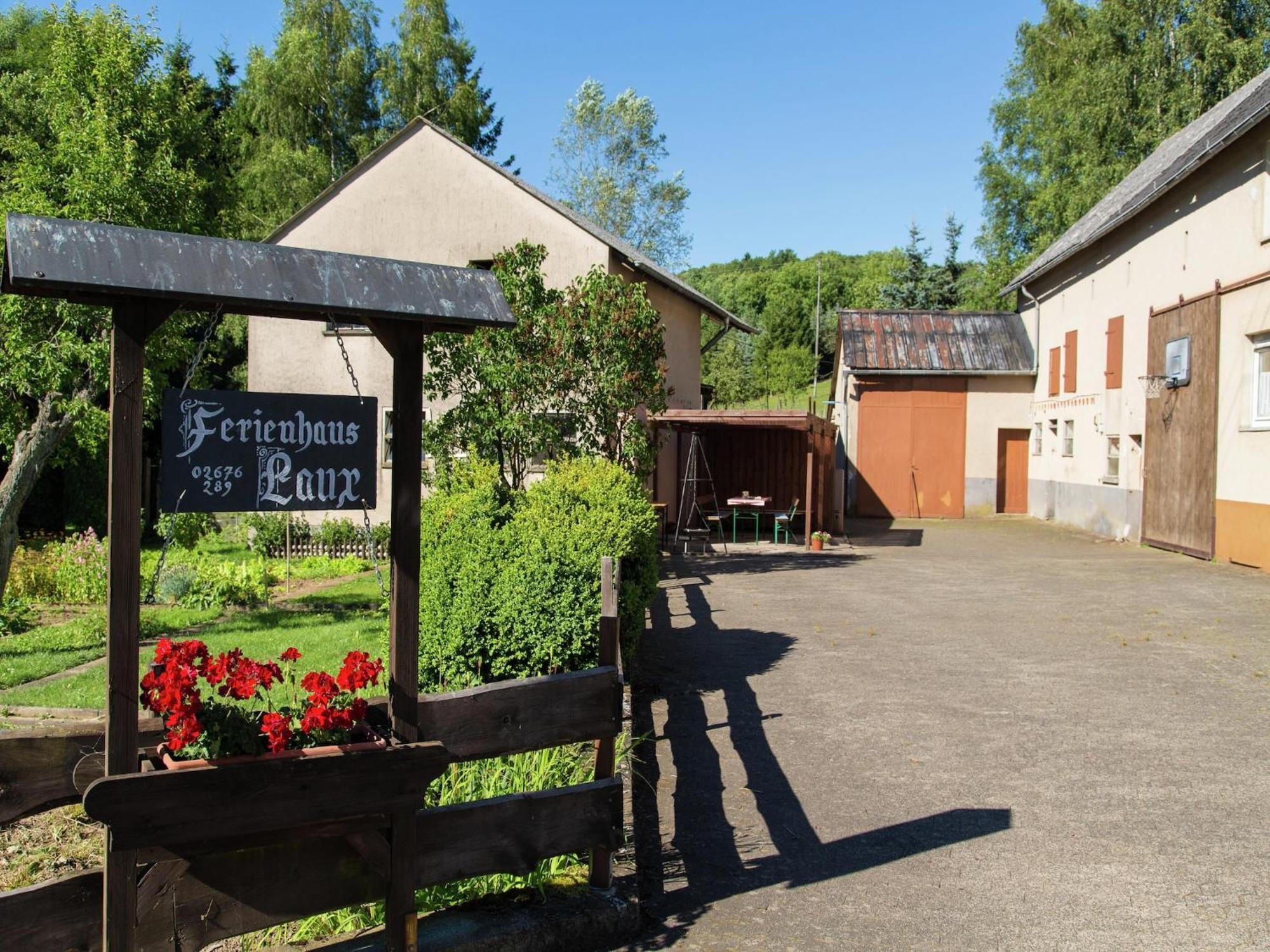 Spacious Holiday Home In Ulmen Near The Centre Exterior photo