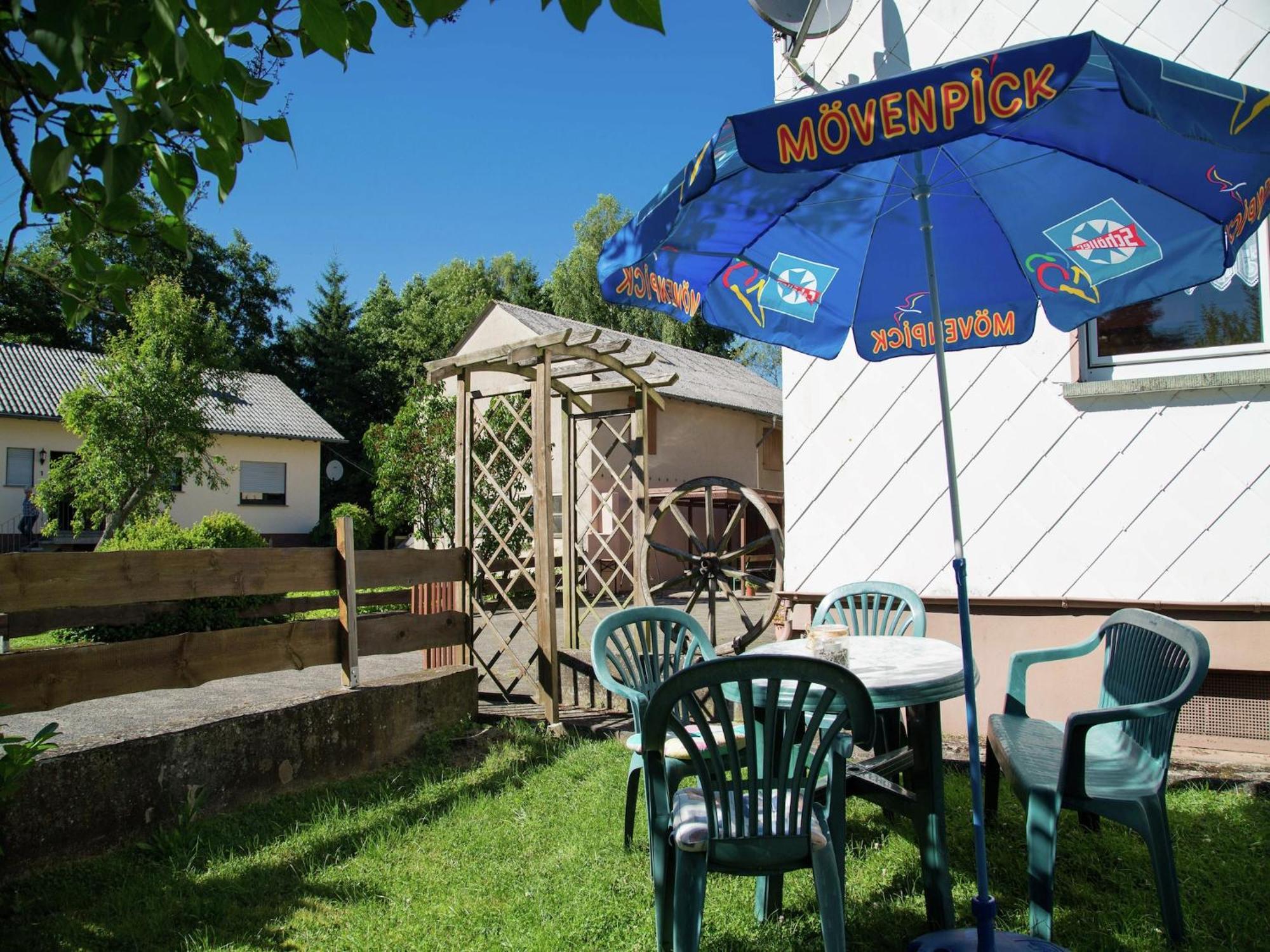 Spacious Holiday Home In Ulmen Near The Centre Exterior photo